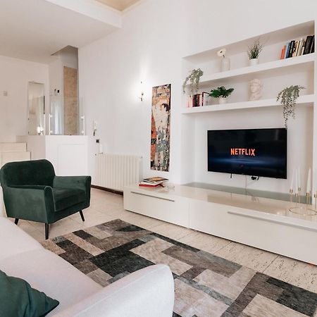 Four Luxury Art Apartment Палермо Екстериор снимка